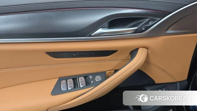BMW 5 Series (G30) id 4696388 из Кореи 8