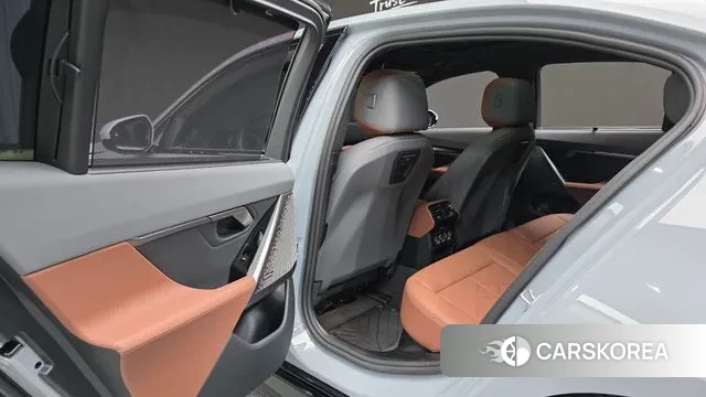 BMW 5 Series (G60) id 3745000 из Кореи 8