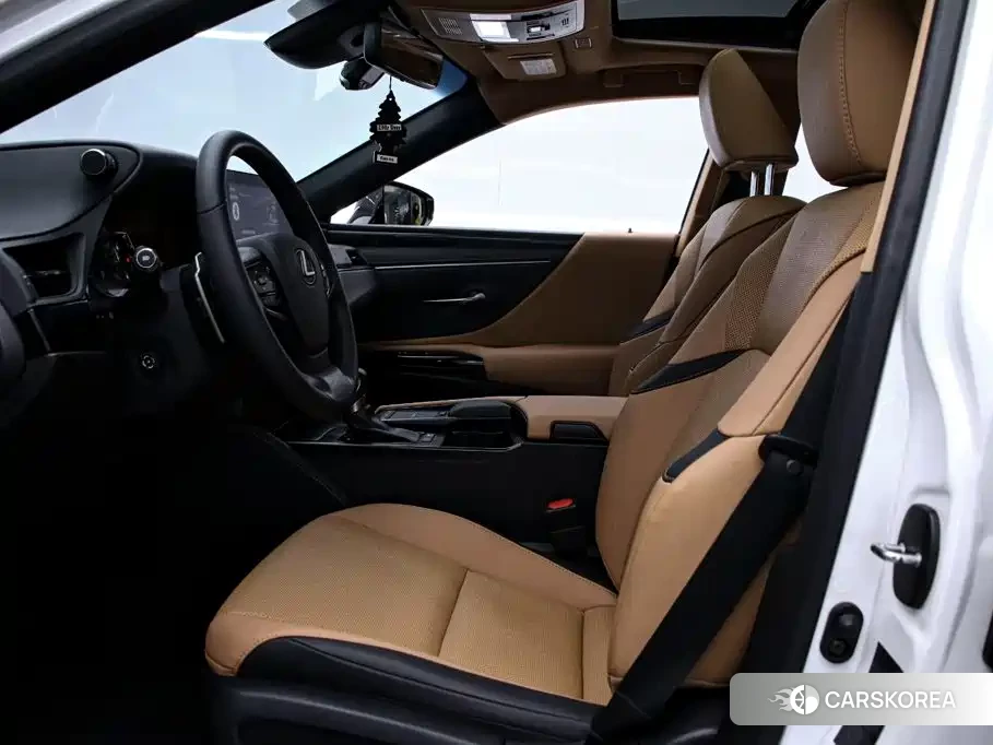 Lexus ES id 4606934 из Китая 8