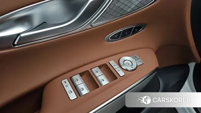 Genesis GV70 id 3706356 из Кореи 8