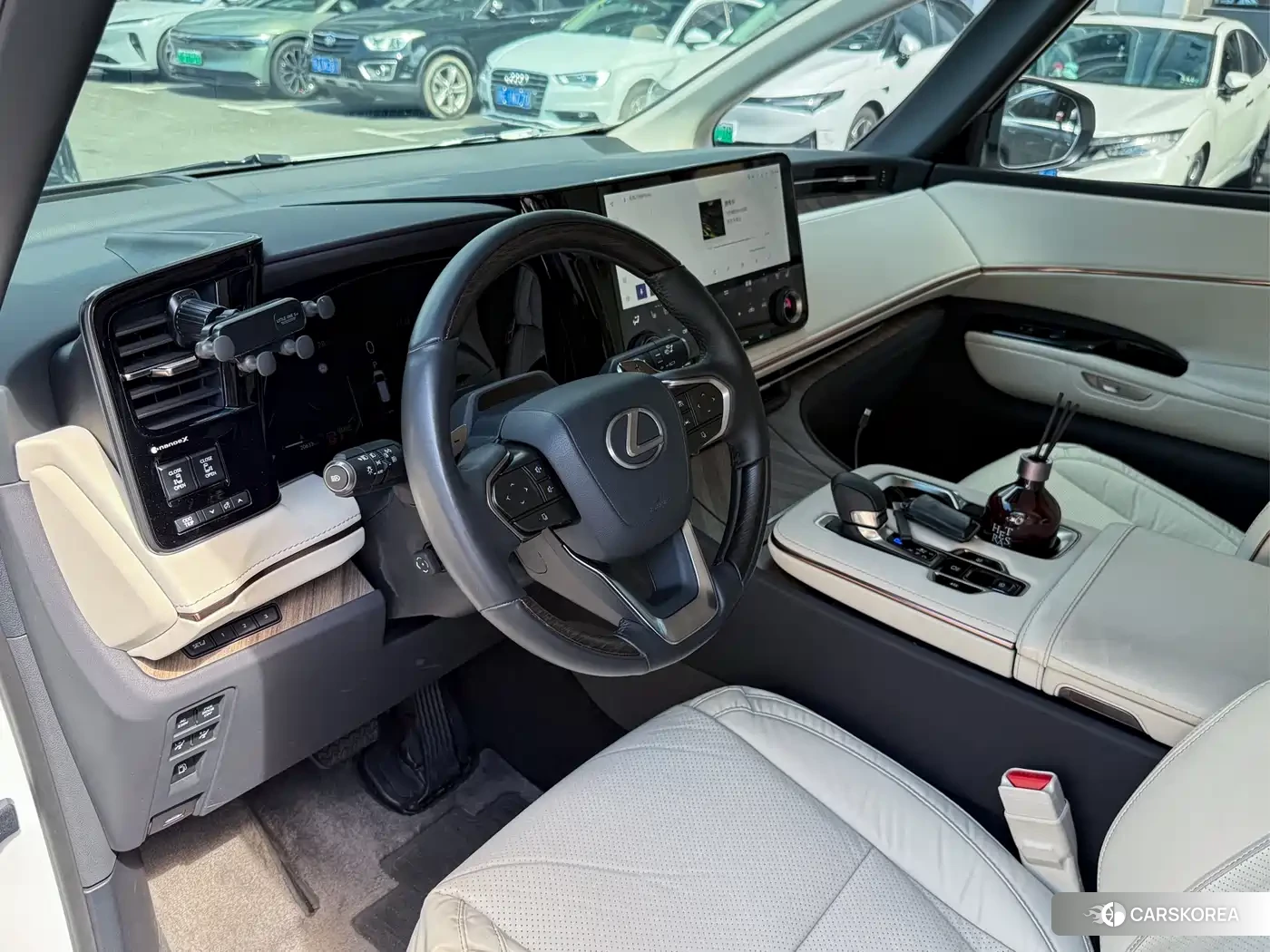 Lexus LM id 4546021 из Китая 8
