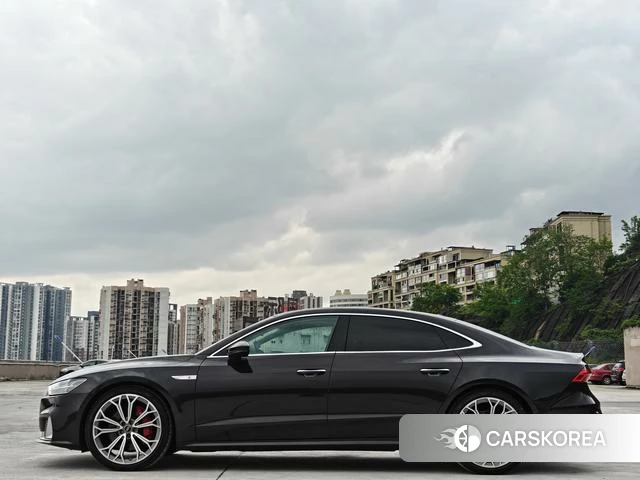 Audi A7L id 4190565 из Китая 8