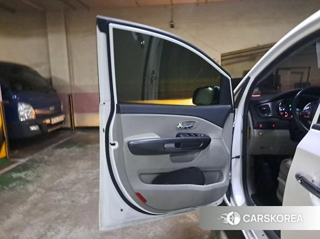 Kia The New Carnival id 4188228 из Кореи 8