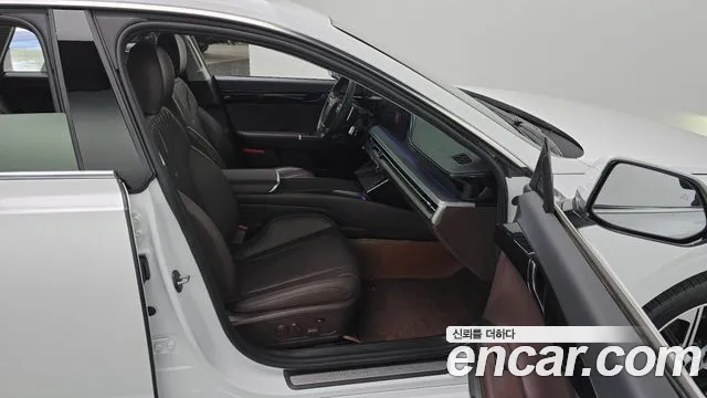 Hyundai Grandeur (GN7) id 2678987 из Кореи 8