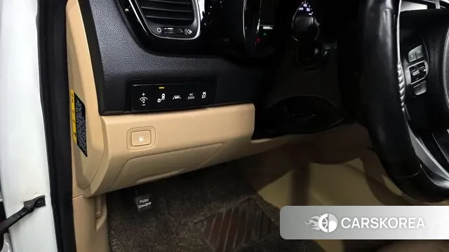 Kia All New Carnival id 3742925 из Кореи 8