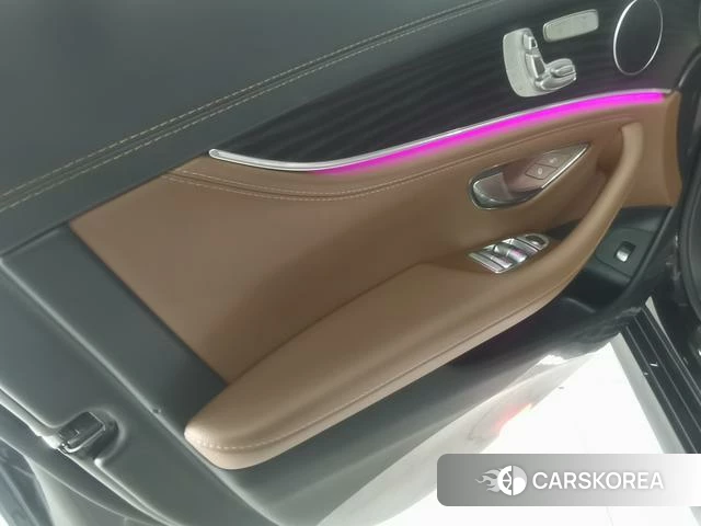 Mercedes-Benz E-class id 4218667 из Китая 8