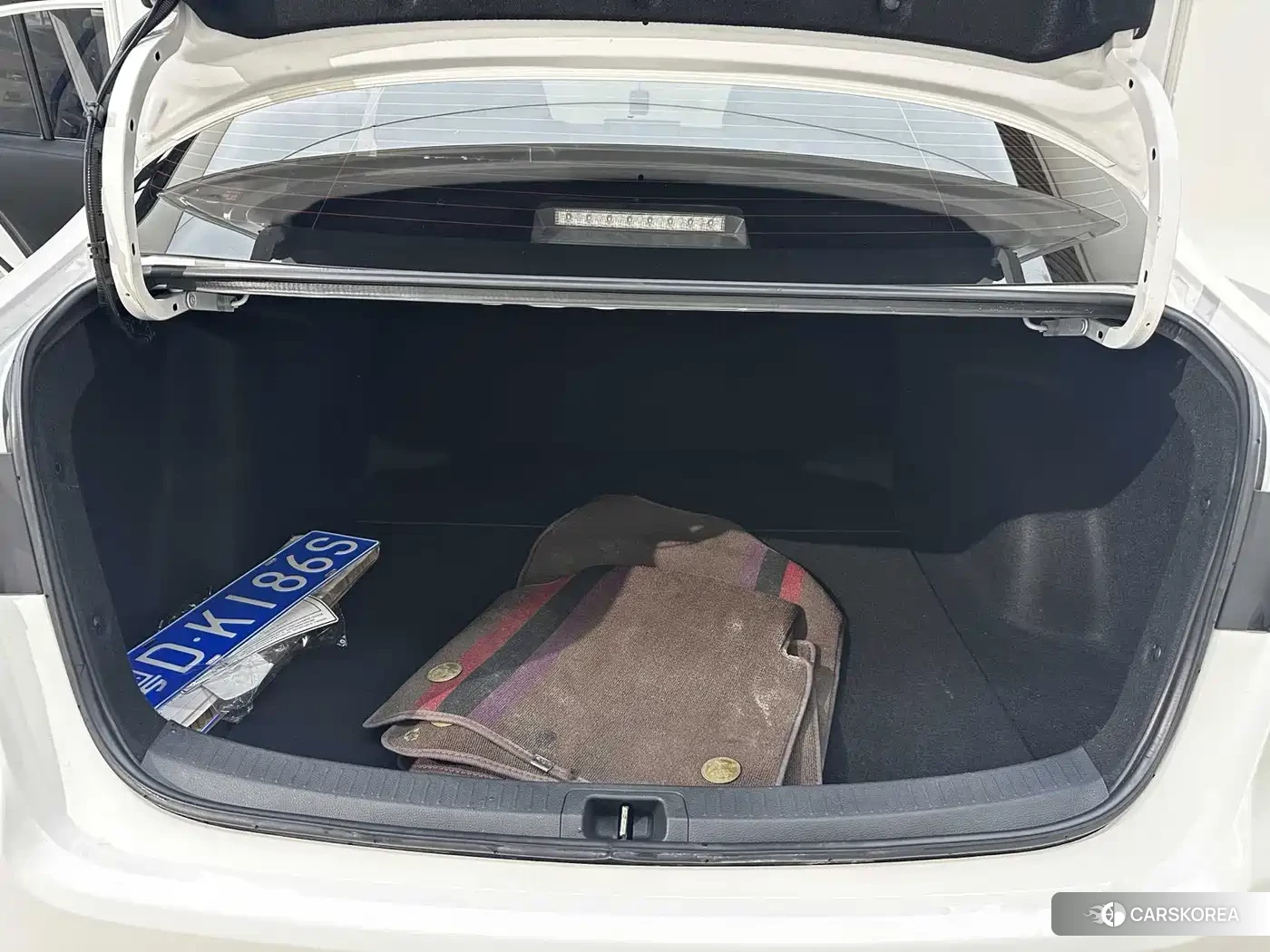 Toyota Corolla id 4653795 из Китая 8