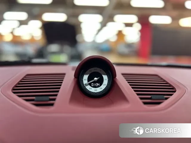 Porsche 911(992) id 3365358 из Кореи 8