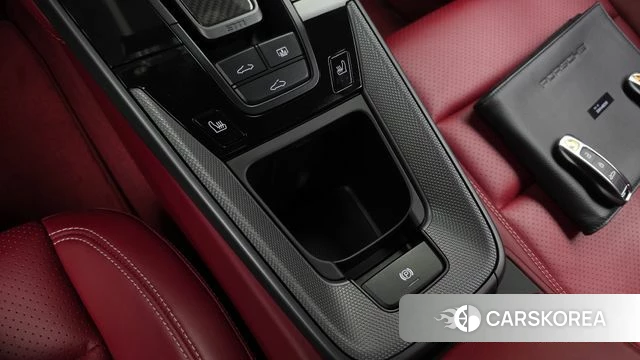 Porsche 911(992) id 4899768 из Кореи 8