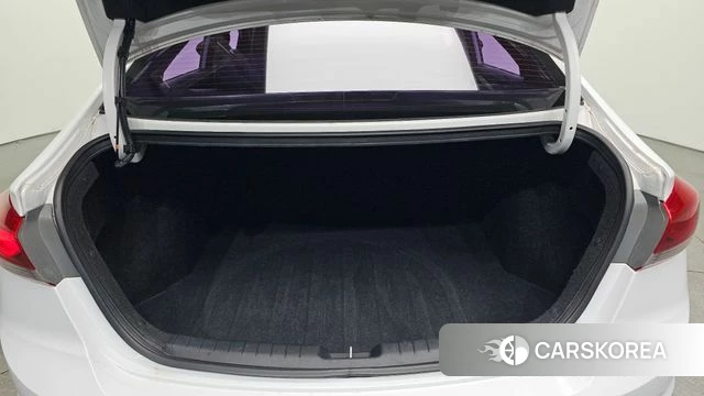 Hyundai Avante AD id 3900002 из Кореи 8