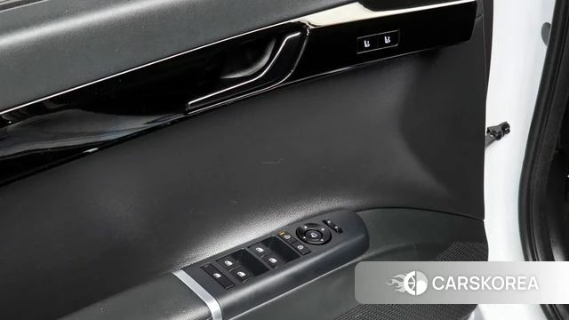 Hyundai Grandeur (GN7) id 3826250 из Кореи 8