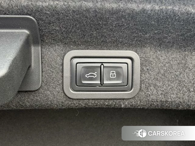 Audi A6L id 4259529 из Китая 8