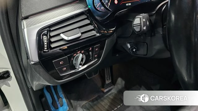 BMW 5 Series (G30) id 4465695 из Кореи 8