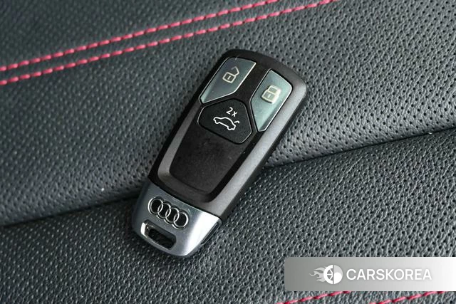 Audi A4L id 4261396 из Китая 8