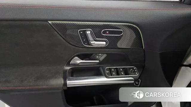 Mercedes-Benz GLA - Class H247 id 3044473 из Кореи 8