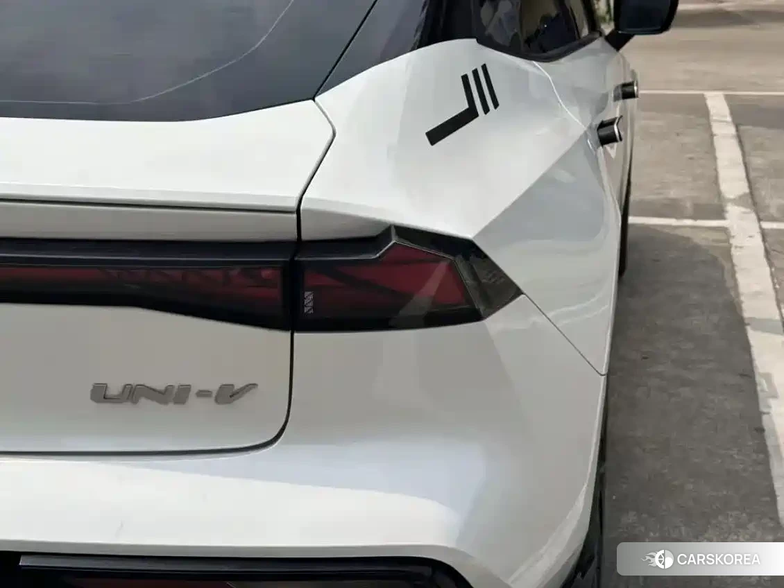 Chang'an UNI-V id 4599814 из Китая 8