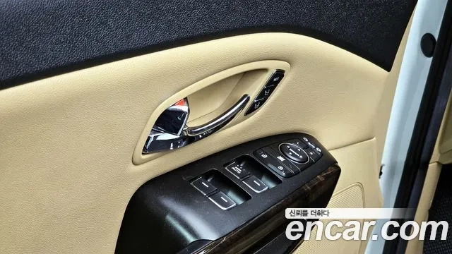 Kia The New Carnival id 2860625 из Кореи 8