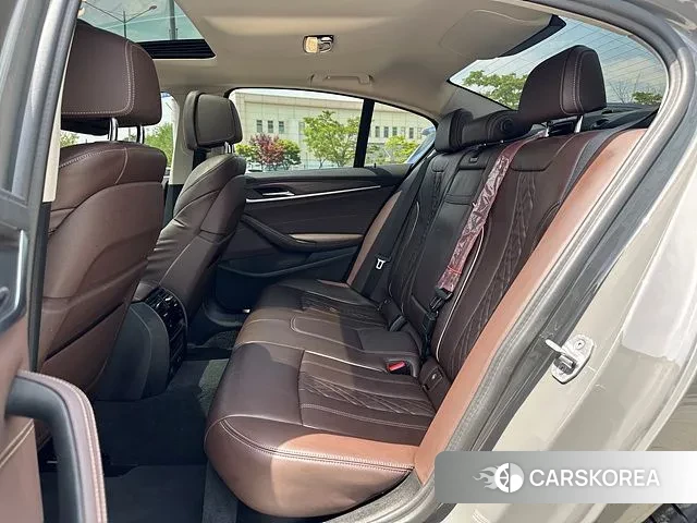 BMW 5 Series (G30) id 2890993 из Кореи 8