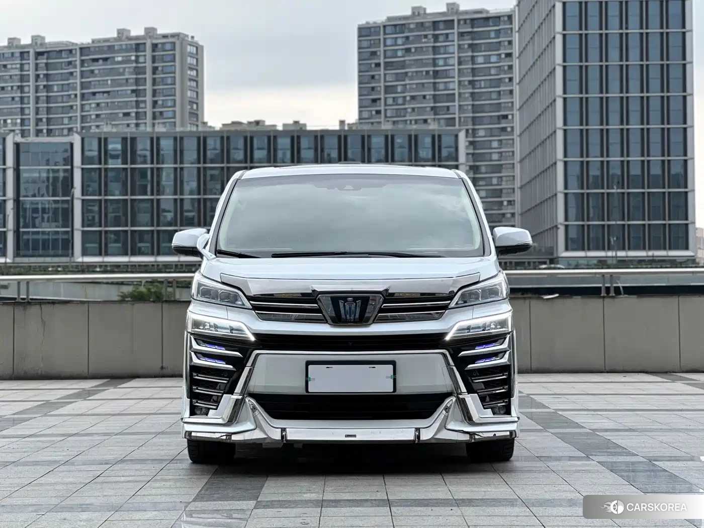 Toyota Vellfire id 4601004 из Китая 8