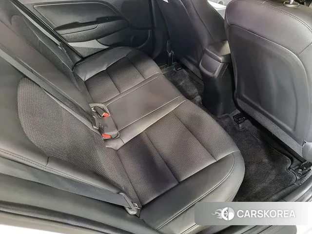 Hyundai Avante AD id 3297712 из Кореи 8