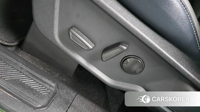 Ford Bronco 6th Generation id 3838393 из Кореи 8