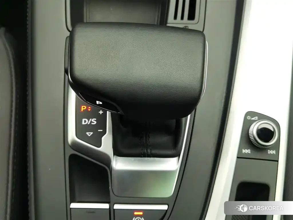 Audi A4L id 4655137 из Китая 8