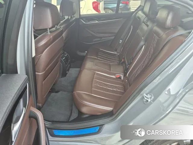 BMW 5 Series (G30) id 3059548 из Кореи 8