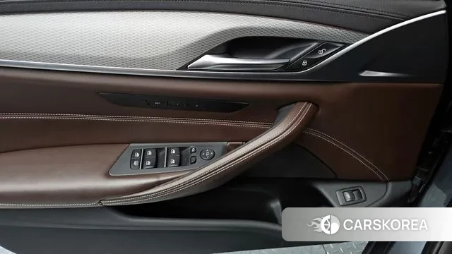 BMW 5 Series (G30) id 3220499 из Кореи 8