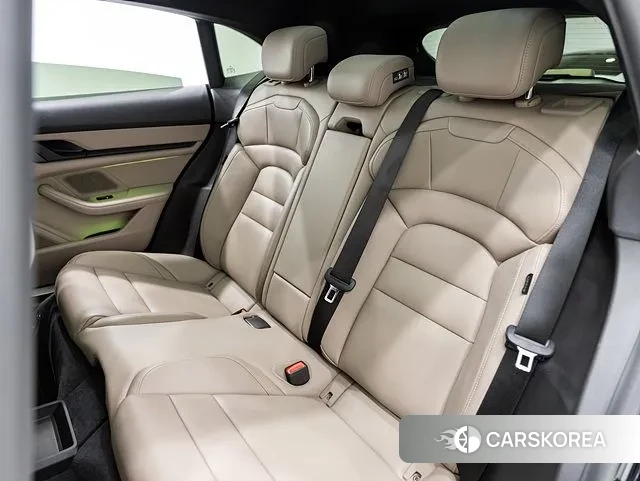 Porsche Taycan id 3739678 из Кореи 8