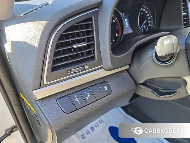 Hyundai Avante AD id 3449691 из Кореи 8