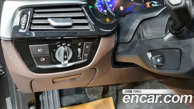 BMW 5 Series (G30) id 2384672 из Кореи 8