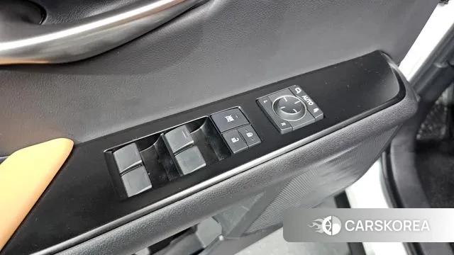 Lexus UX250h id 3496982 из Кореи 8