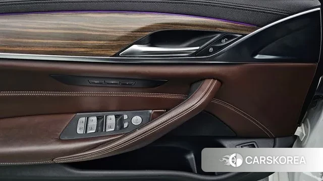 BMW 5 Series (G30) id 3412967 из Кореи 8