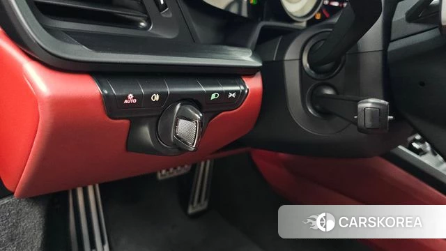 Porsche 911(992) id 4585662 из Кореи 8
