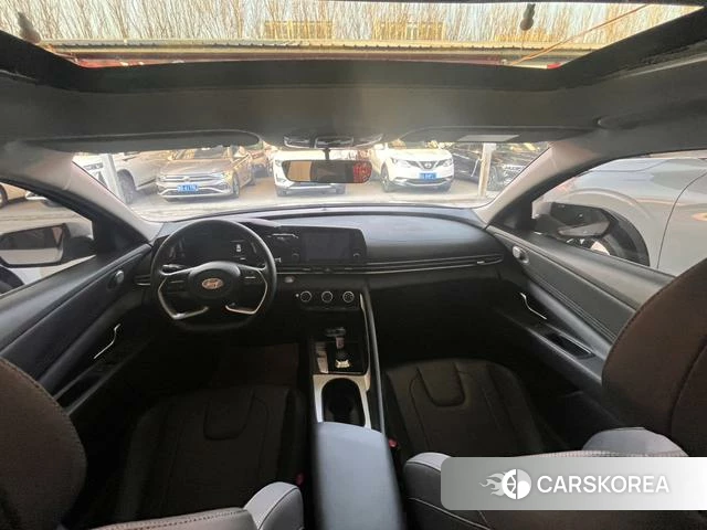 Hyundai Elantra id 4290750 из Китая 8