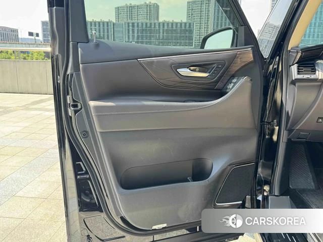 Toyota Elfa id 4272338 из Китая 8