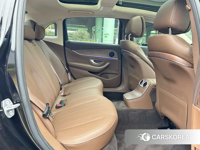 Mercedes-Benz E-class id 4264909 из Китая 8