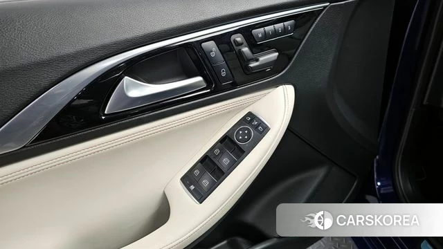 Infiniti Q30 id 3885793 из Кореи 8