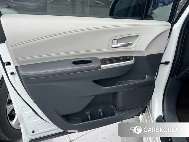 Toyota Sienna id 4261226 из Китая 8