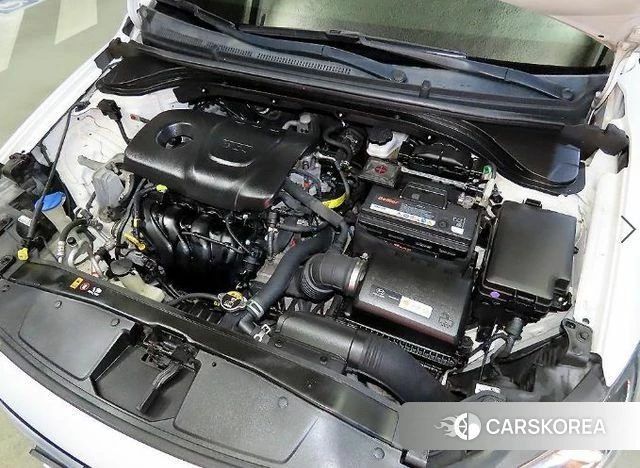 Hyundai Avante AD id 3796208 из Кореи 8