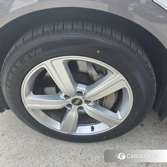 Audi e-Tron id 3205796 из Кореи 8