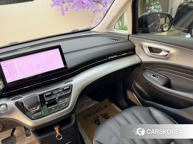 Roewe iMAX8 id 3908009 из Китая 8