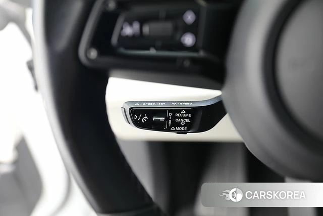 Porsche Taycan id 3889320 из Кореи 8