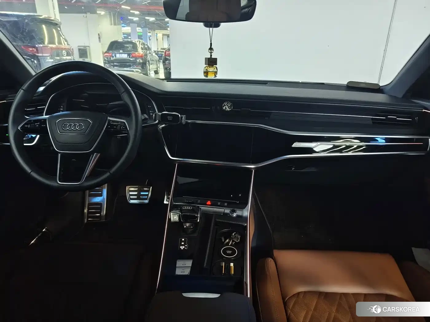 Audi A6L id 4669389 из Китая 8