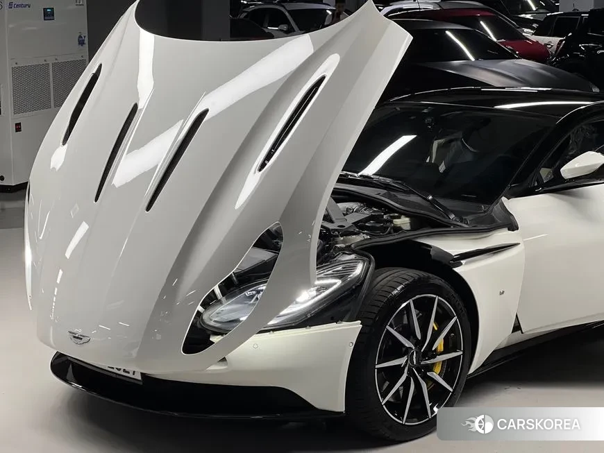 Aston Martin DB11 id 1685586 из Кореи 8