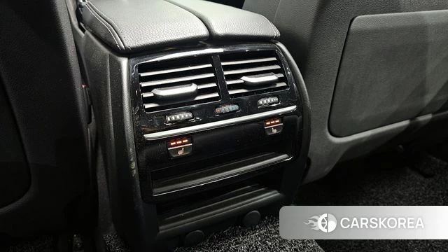 BMW 5 Series (G30) id 3814559 из Кореи 8