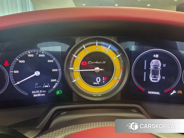 Porsche 911(992) id 4740179 из Кореи 8