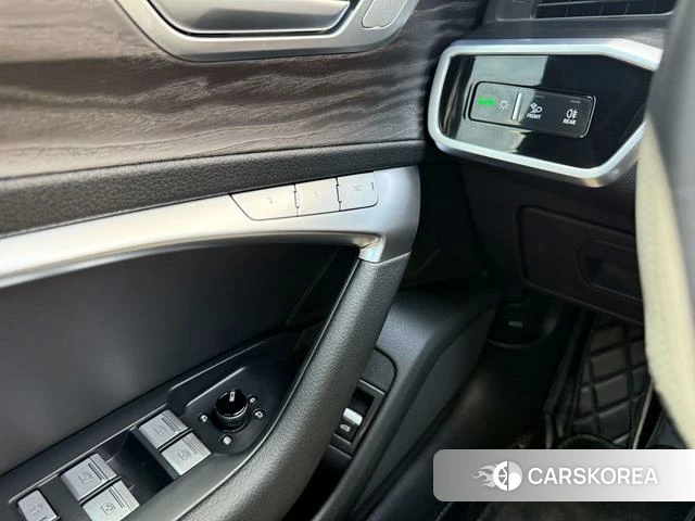 Audi A6L id 4314468 из Китая 8