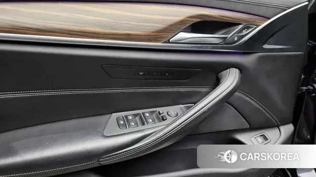 BMW 5 Series (G30) id 3687176 из Кореи 8