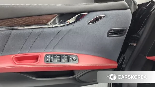 Maserati Quattroporte id 3484036 из Кореи 8